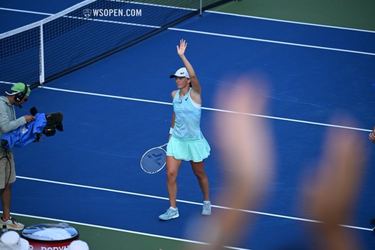 并在关键时 并在关键时