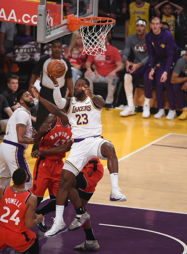 过持球冲击 过持球冲击